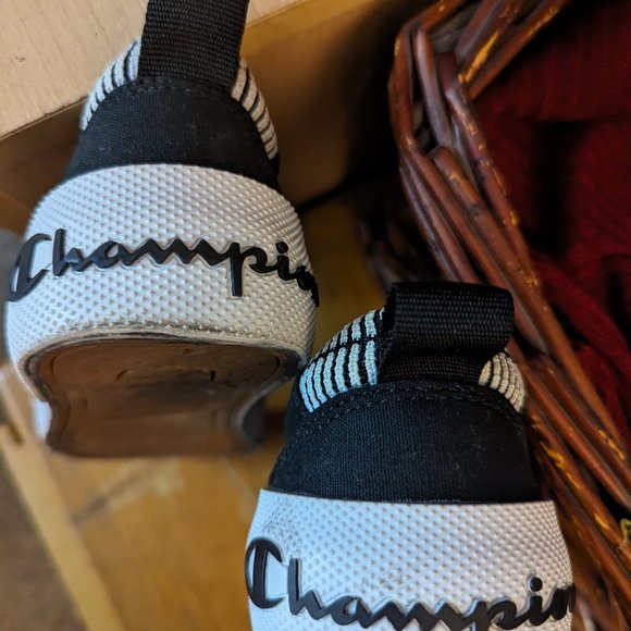 Champion slip on sneakers - almost new! - Picture 4 of 6